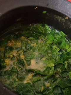 முருங்கைக் கீரை பருப்பு கூட்டு (Murunkai keerai paruppu koottu Recipe in Tamil) செய்முறை முக்கிய புகைப்படம்