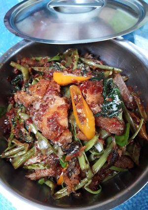 รูปของ ผัดพริกขิงผักบุ้ง🐟🌶