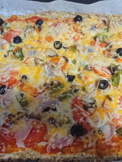 Una foto de Pizza base de pollo