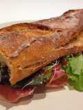 Bocadillo de jamón serrano con cariño "PlisPlás"