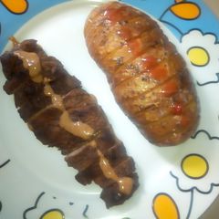 A picture of Beef fillet, Hussleback Potatoes & Pepper sauce.
