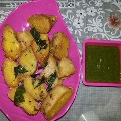 A picture of Fry idli.
