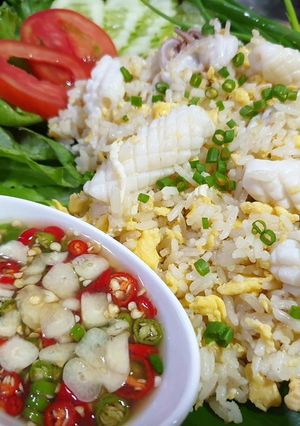 รูปของ ข้าวผัดไข่ใส่ปลาหมึก