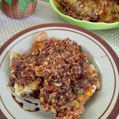 A picture of Badak (bakwan) sayur mie & Sambal Kacang.