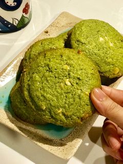 Hình của món Matcha cookies - Bánh quy trà xanh choco chip.