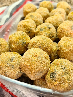 Una foto de Albóndigas de polenta y brócoli 🥦