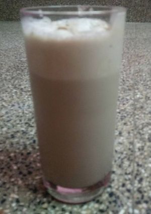 ஐஸ் கிரீம் உடன் குளிர் காபி செய்முறை முக்கிய புகைப்படம்