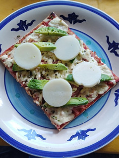 Una foto de Pizza de Palmitos y Palta