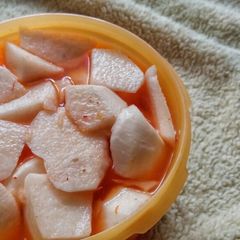 A picture of Asinan Bengkuang / Sweet and Sour Pickled Jicama.