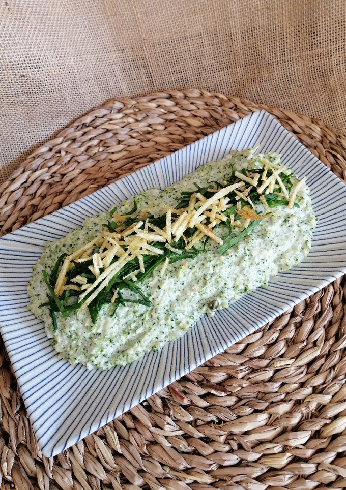 Una foto de Ensaladilla de brócoli con mayonesa de caqui