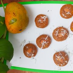 A picture of Mango Mawa peda.