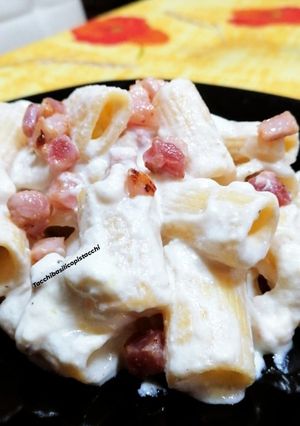 Foto di Mezze maniche con ricotta e pancetta croccante 👍