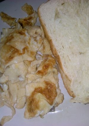 A picture of Egg and bread.