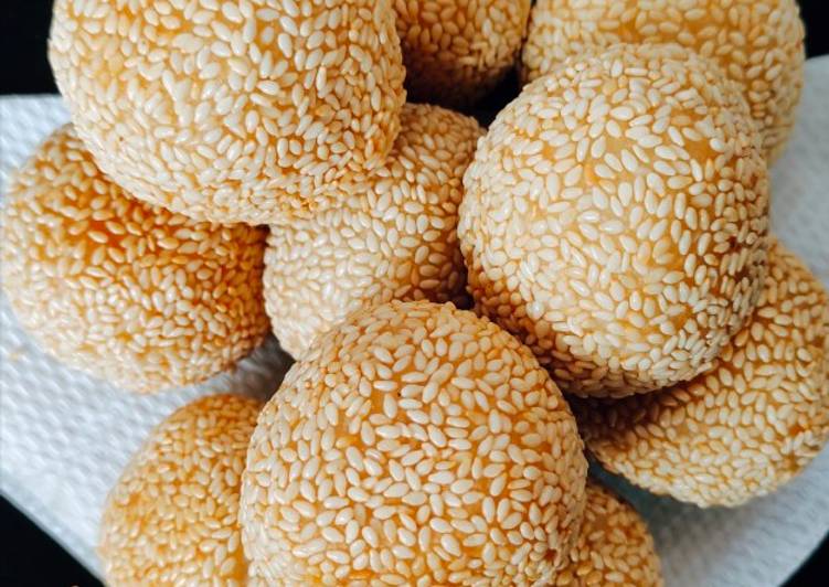 Onde-onde isi kacang ijo Onde-onde isi kacang ijo