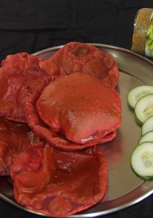A picture of Beetroot Poori.