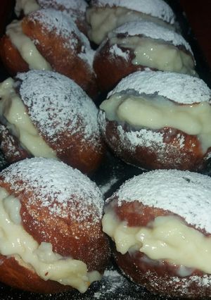 Una foto de Bombas Rellenas con crema pastelera de coco *Fácil*