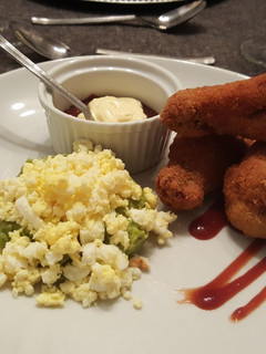 Una foto de Alitas de pollo rebozadas con palta y huevo