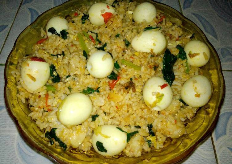 Resep Nasi goreng  telur puyuh oleh linda herlinda Cookpad