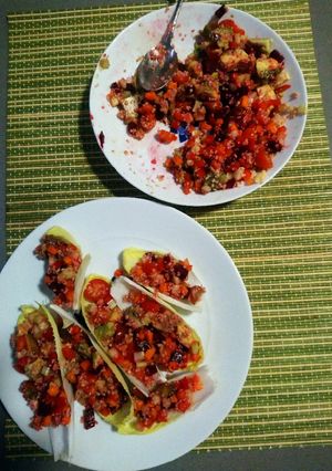 Una foto de Endivias rellenas de ensalada de cuscús
