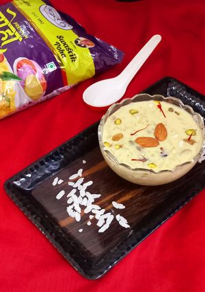 पोहा {चूड़ा} केसरिया खीर (Poha {Chuda} Kesariya Kheer ki recipe in hindi) रेसिपी मुख्य फोटो