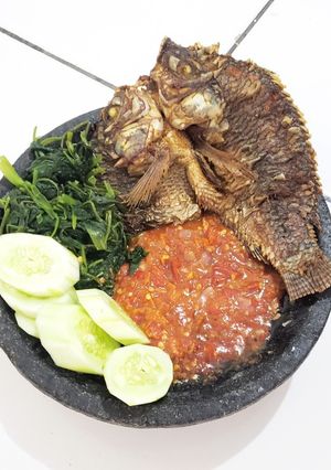 Foto resep Ikan mujair goreng sambal tomat