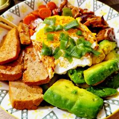 A picture of Tofu Bibimbap 비빔밥 (Vegetarian).