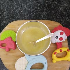 A picture of Steamed Apple Puree For Babies.