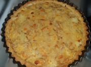 Una foto de quiche de cebolla sin gluten