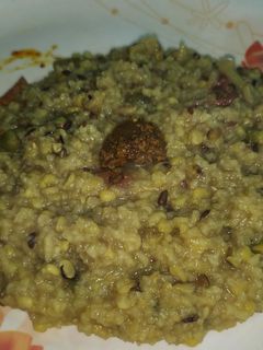 वेजिटेबल खिचड़ी (Vegetable khichdi recipe in hindi) रेसिपी मुख्य फोटो