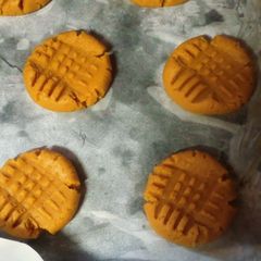 A picture of Peanut butter cookies.