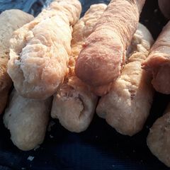 A picture of Fish rolls.