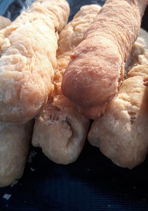 A picture of Fish rolls.