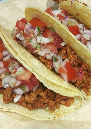 Foto principal de Tacos vegetales de soja pibil y pico de gallo