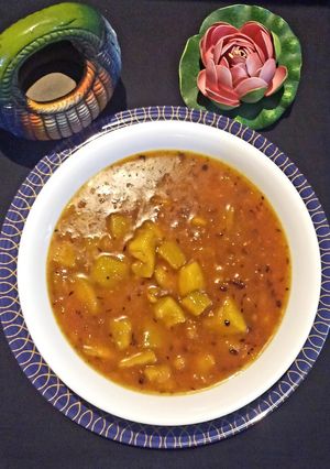 A picture of Sweet & Sour Raw Mango Chutney.