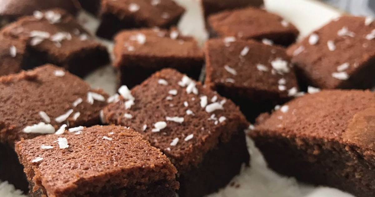 Брауни в мультиварке. Брауни горячий шоколад. Шоколадный брауни в мультиварке. Брауни с вишней в мультиварке. Брауни шоколадное суфле.