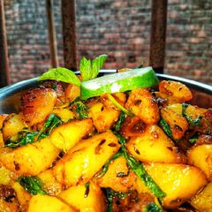 A picture of Pudina aloo sabzi.
