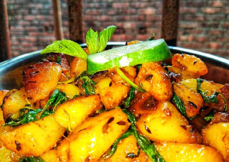 Simple Way to Make Perfect Pudina aloo sabzi