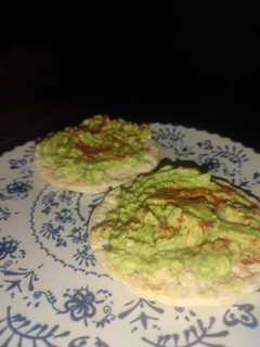 Una foto de Tortitas de maíz bio con guacamole de la mami, vegano & saludable