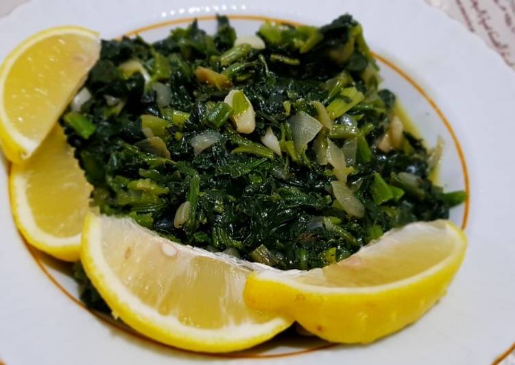 Steps to Make Speedy Spinach سبانخ