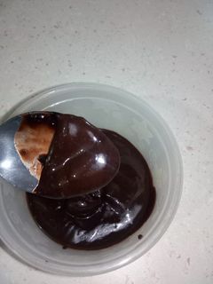 عکسی از دستور سس شکلاتی 🍫🍩