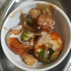A picture of Golgappa chaat.
