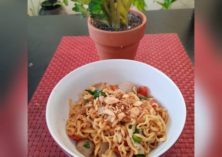 Resep Bakmi Goreng oleh Silvia Utari - Cookpad