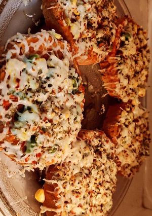 गार्लिक ब्रेड(garlic bread recipe in hindi) रेसिपी मुख्य फोटो