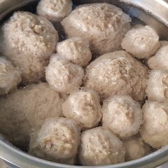 A picture of Meatballs (Bakso).