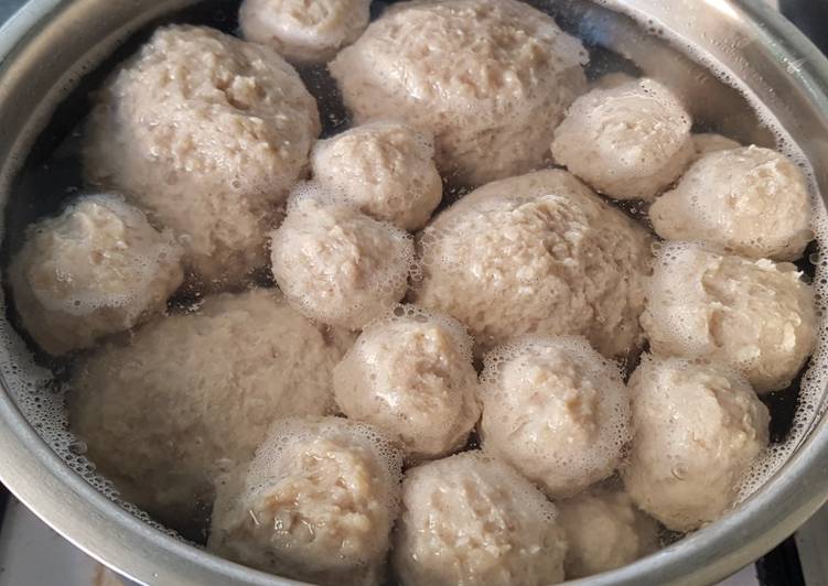 Step-by-Step Guide to Make Award-winning Meatballs (Bakso)