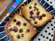 Une photo de cheesecake framboise