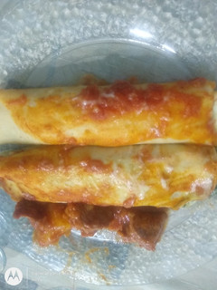 Una foto de Canelones de verdura, jamón y queso 😋