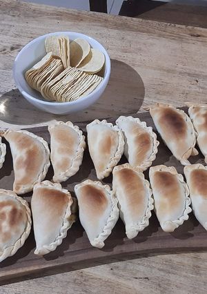 Una foto de Empanadas de atún 🥟🥟😋😋