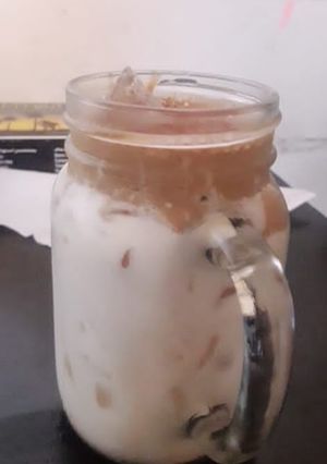 Foto resep Dalgona coffee.... yg kekinian