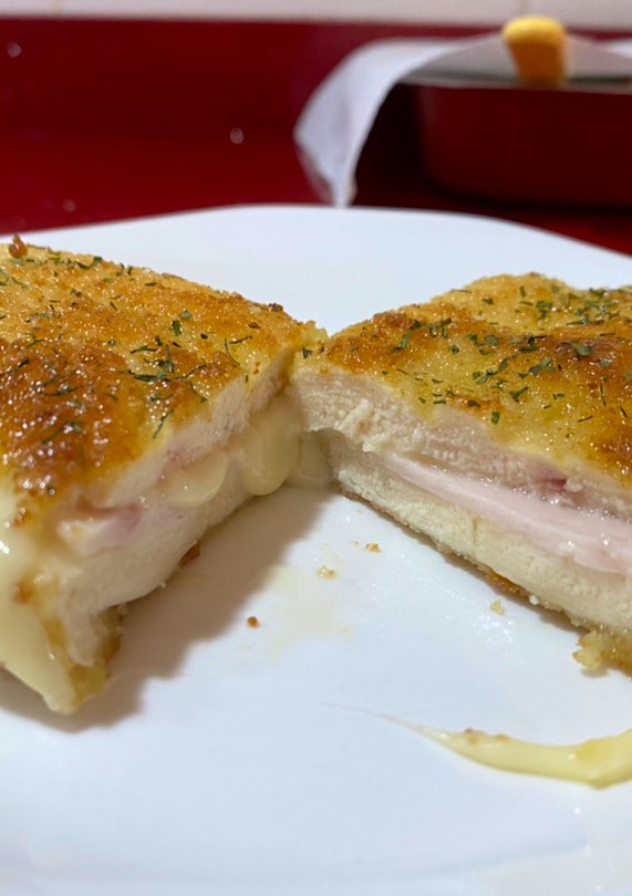 Una foto de Cordón blue de pechuga de pollo con queso y jamón york